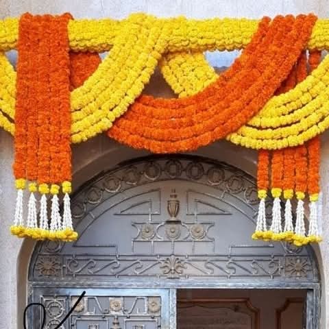 Mix Marigold Gate with Chain